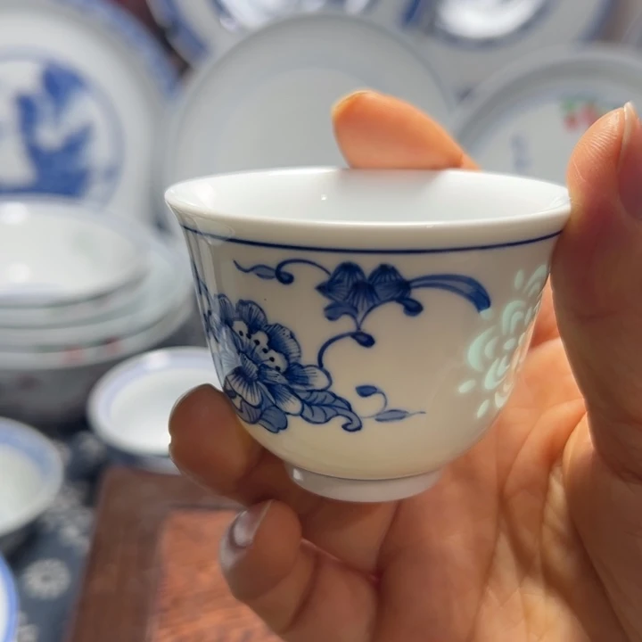 陶瓷手绘雕刻功夫小茶杯