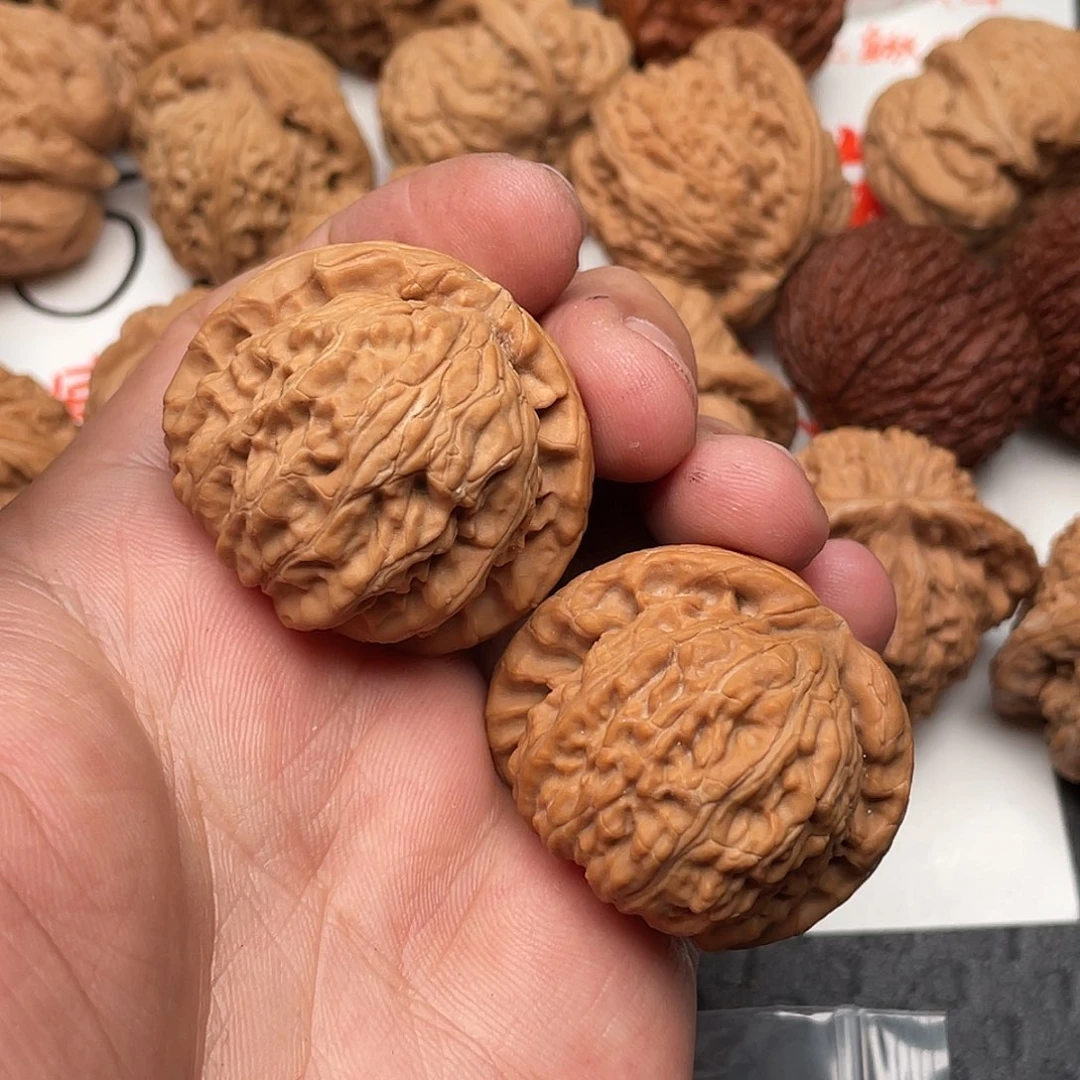 文玩核桃吊坠天****店白狮子