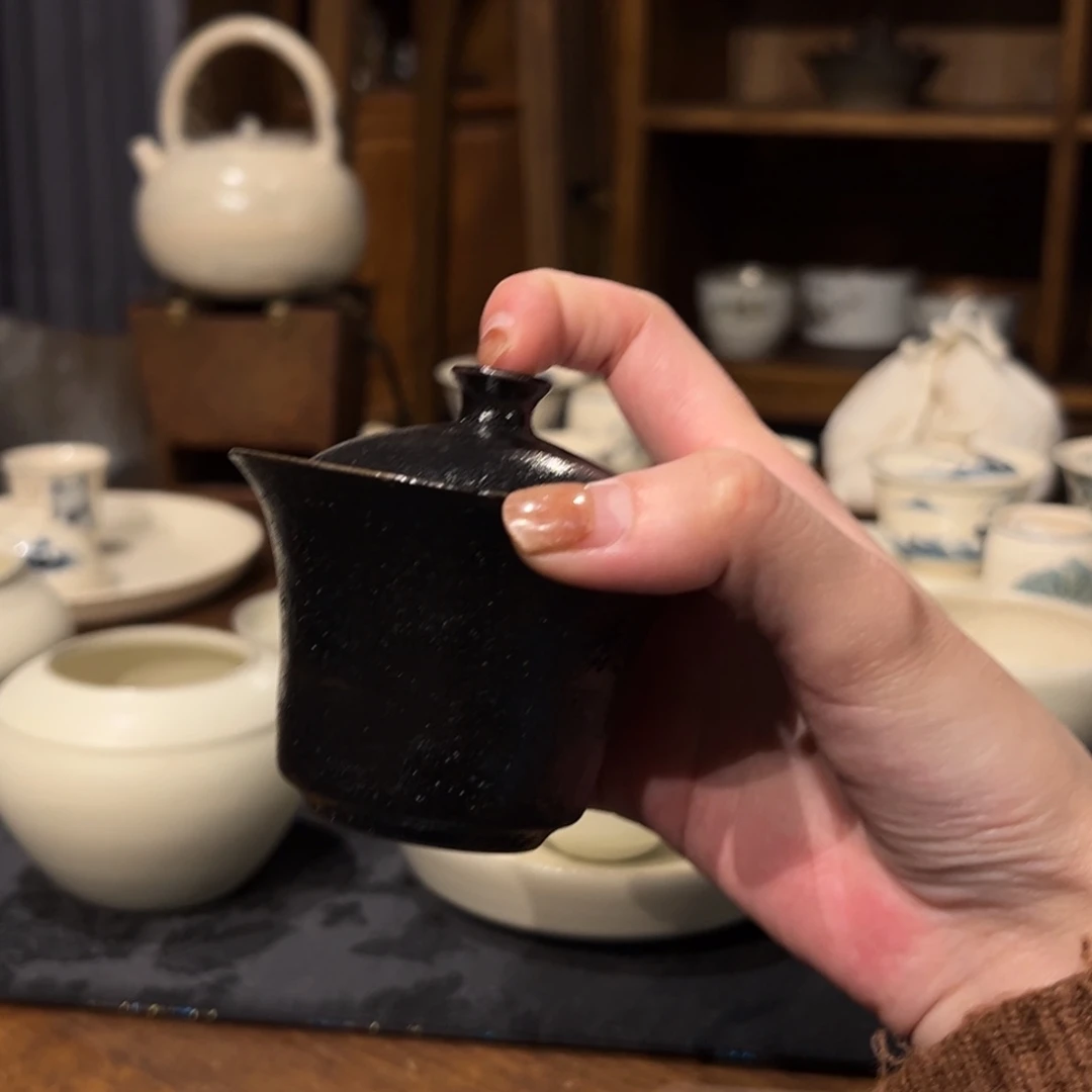 摆件陶瓷。     陶瓷。