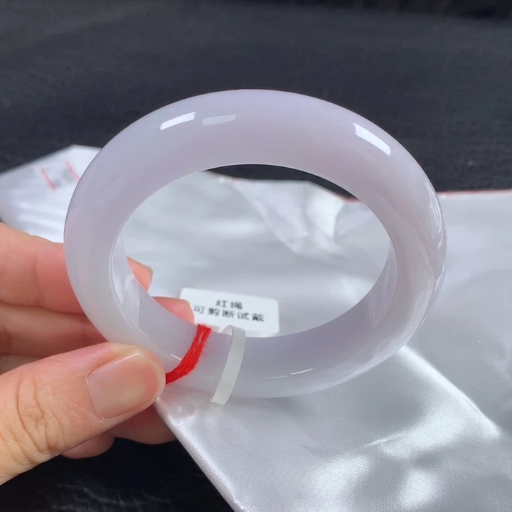 葡***萄翡翠未镶嵌手镯
