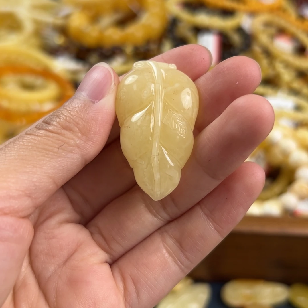 琥珀未镶嵌珠宝奇石