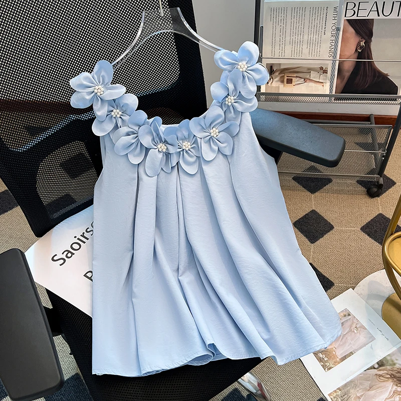 法式重工立体花朵白色无袖吊带裙2025夏季宽松短款露背度假连衣裙