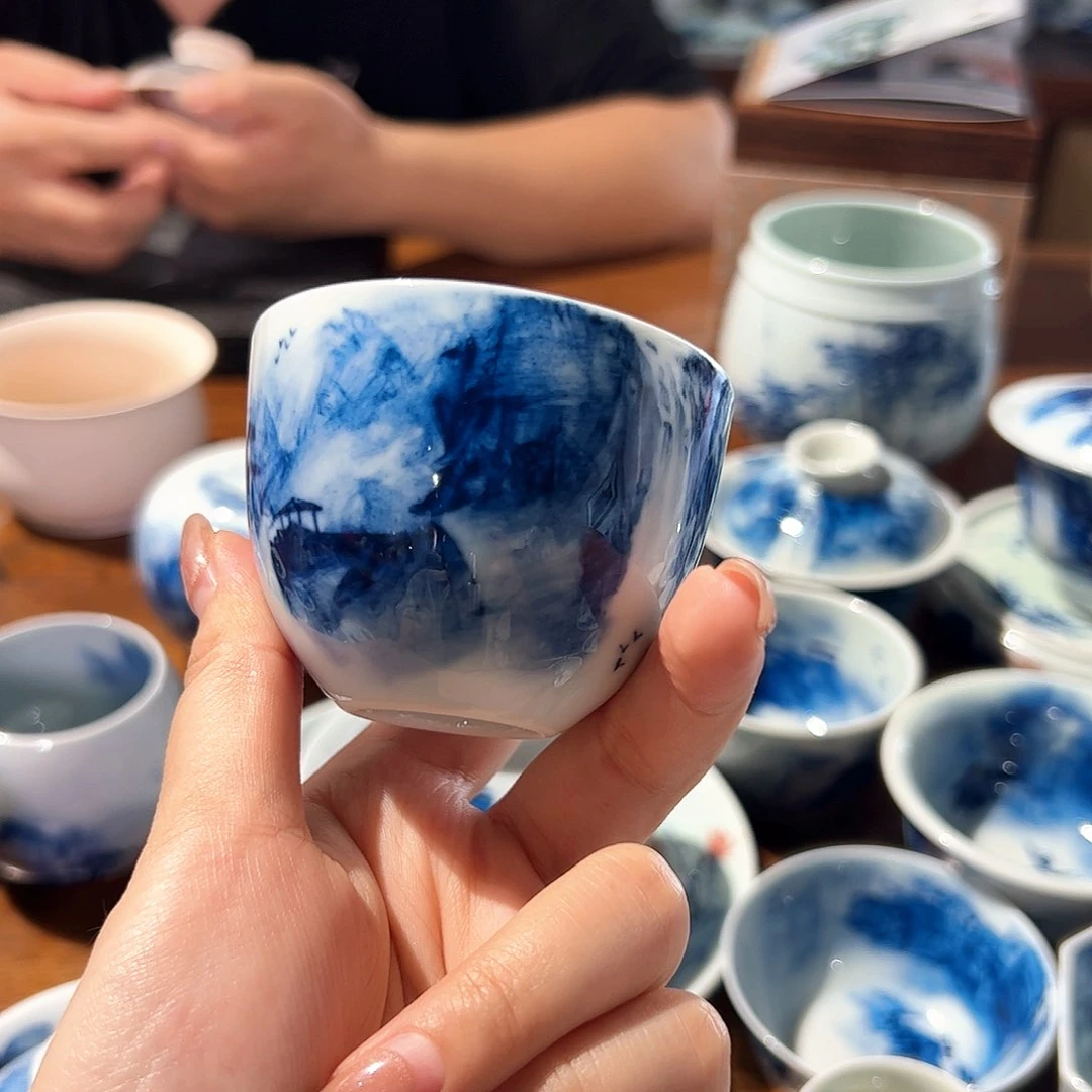 ****雅杯青花手绘山水主人杯