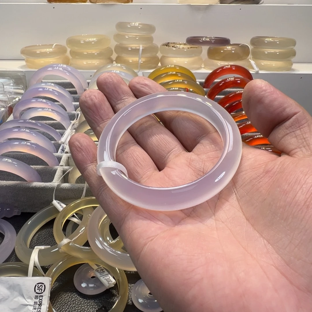 茗***子玛瑙/玉髓未镶嵌手镯