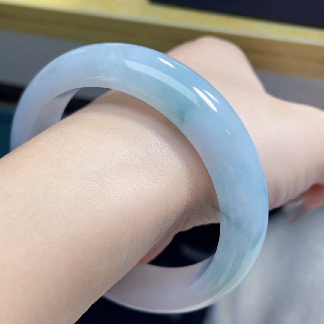 翡翠未镶嵌手镯54圈有纹不退换