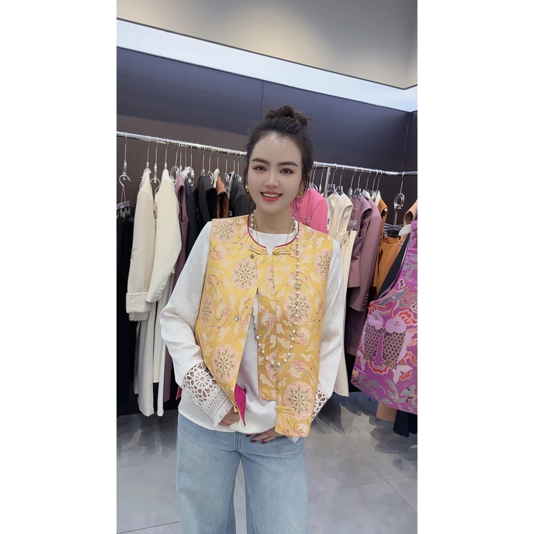 ［文静家］春款嫦娥缎面刺绣马甲女