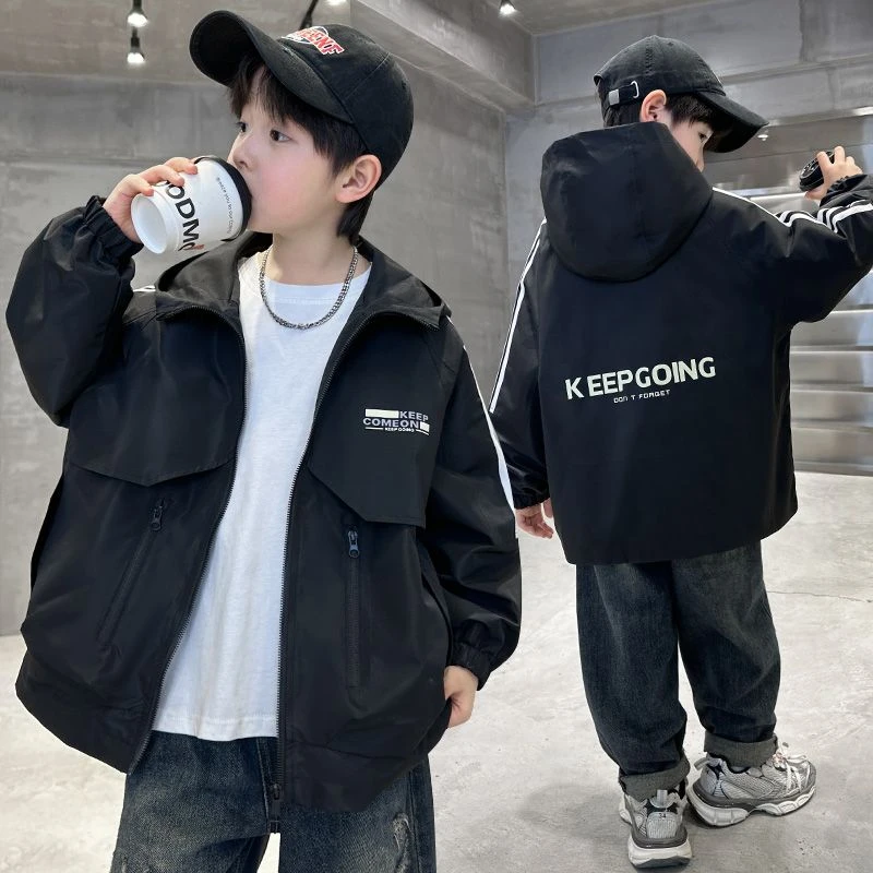 儿童春秋春装外套2025新款宝宝洋气男童连帽上衣冲锋中大童衣风衣