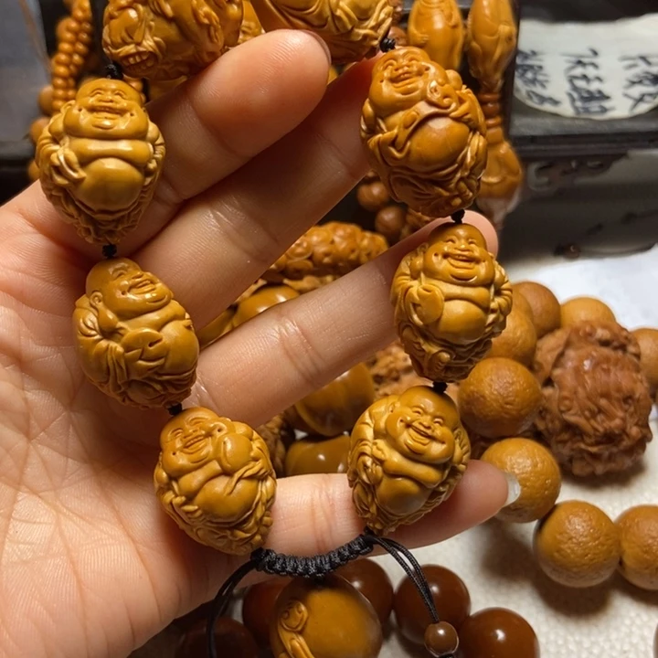 【闪购商品】橄榄核吊坠八宝弥勒