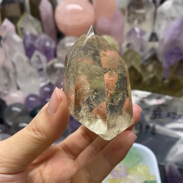 13未镶嵌水晶-****?黄水柱