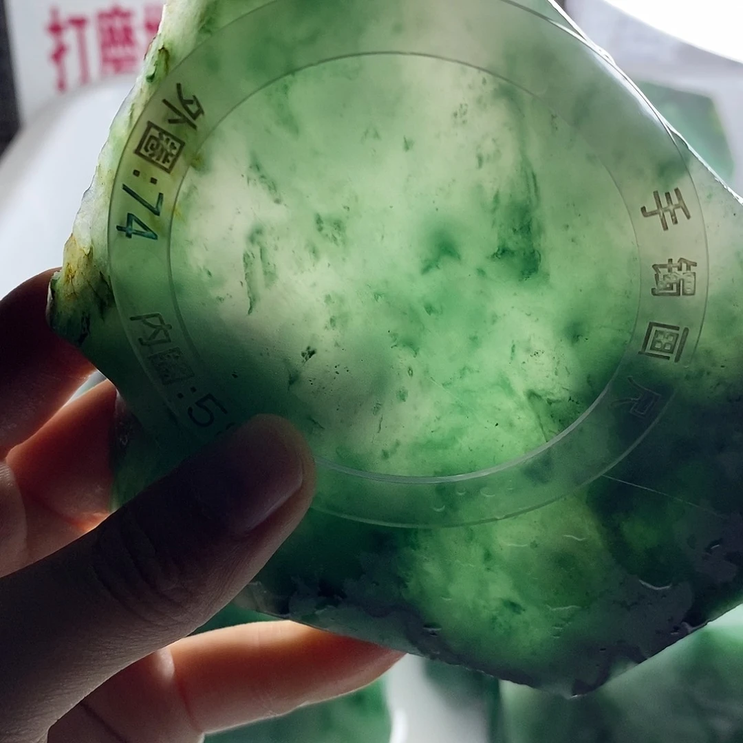 定制石英质玉（非洲翠）?**?