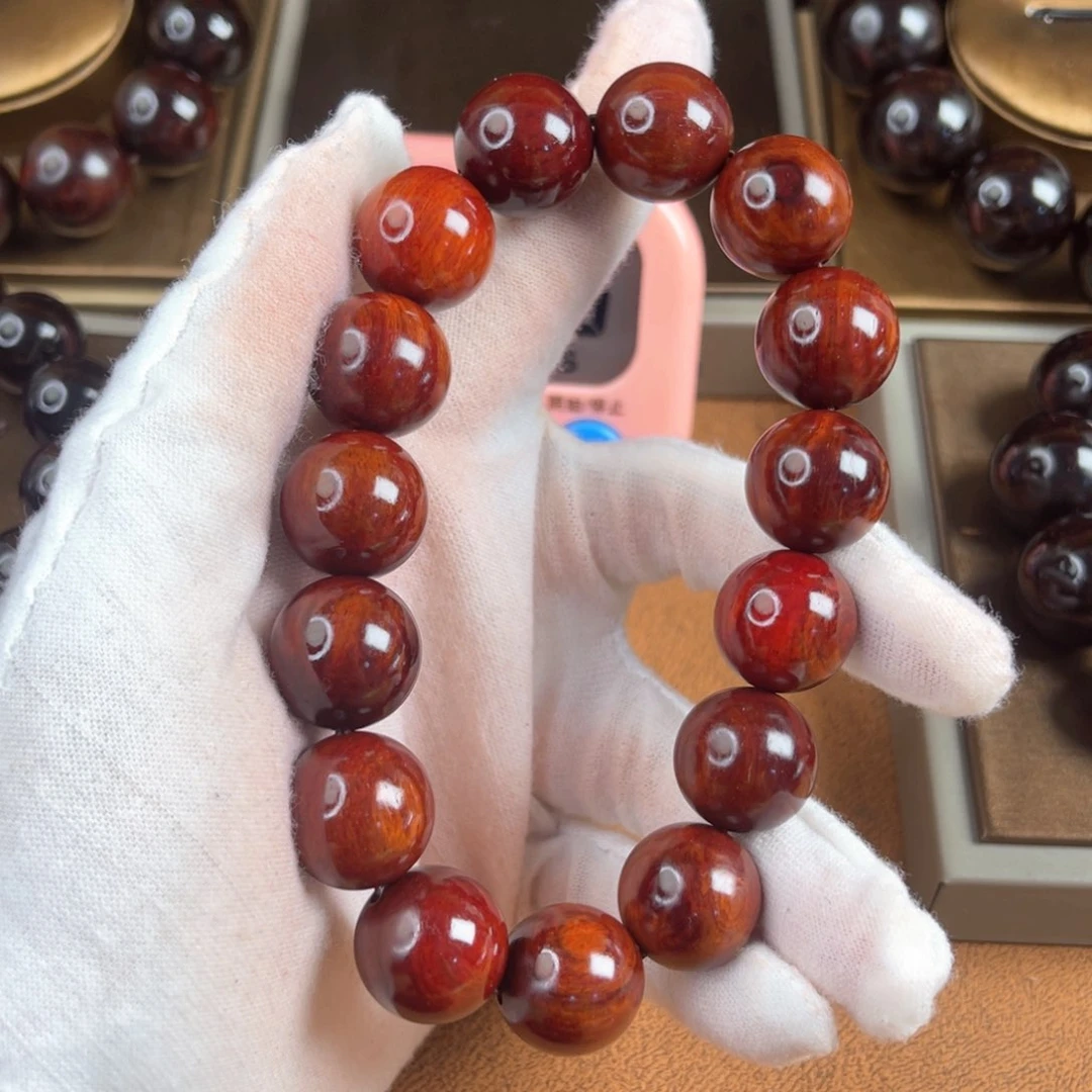 檀香紫檀（小叶紫檀）为****发