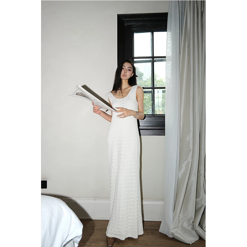 赵三观 米色U型领背带无袖连衣裙女夏2025新款复古设计感长裙子