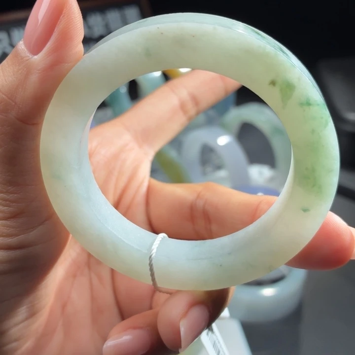 糖***宝定制翡翠未镶嵌翡翠手镯