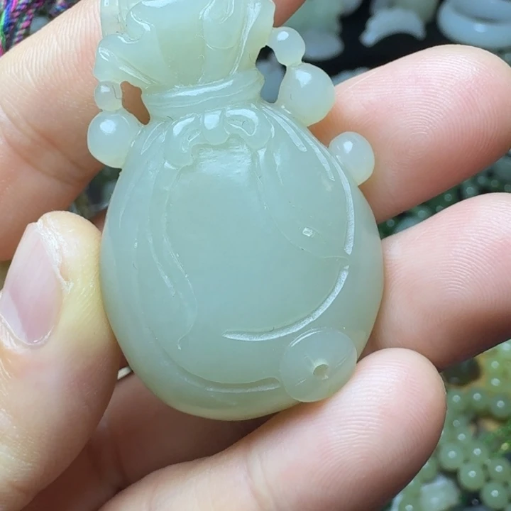 和田玉（青白玉）未镶嵌颈饰