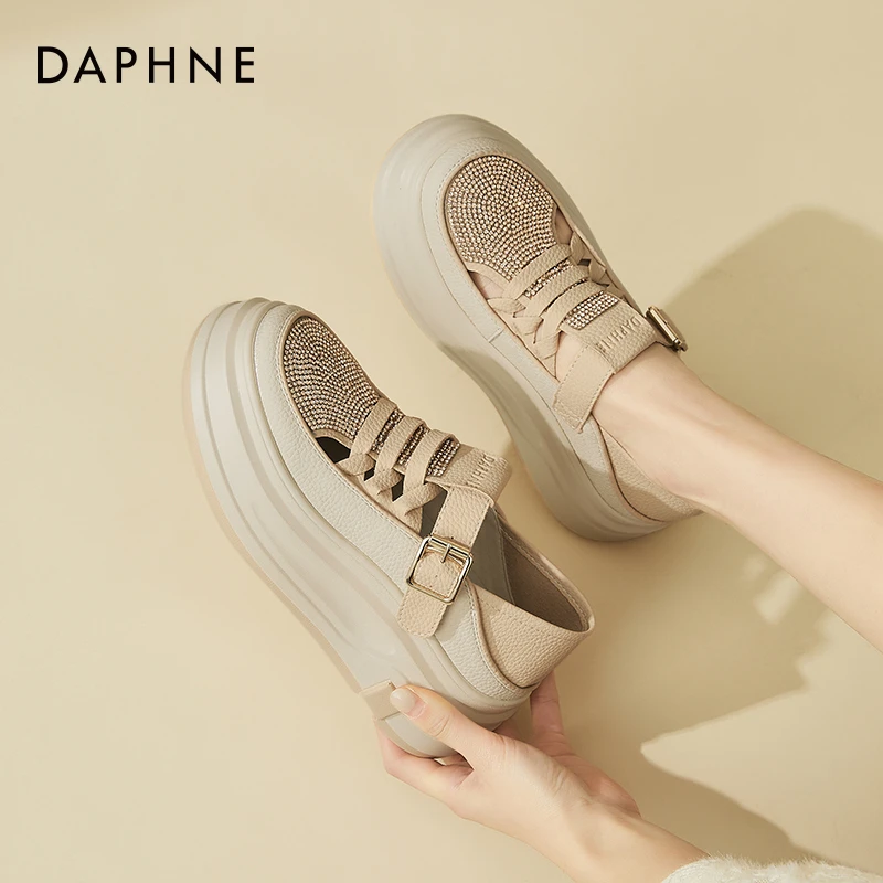 达芙妮厚底水钻休闲鞋2025春季新款时尚两穿百搭板鞋小众镂空女鞋