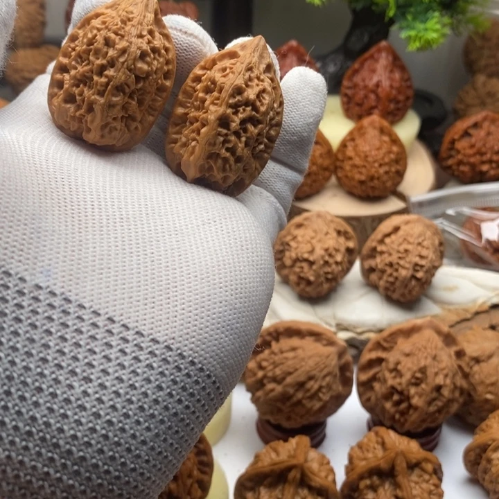 一***爱核桃沈阳鸡心文玩核桃