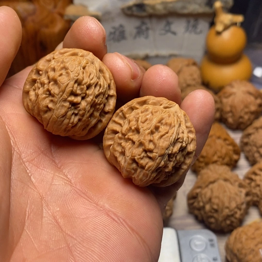 【闪购商品】文玩核桃把件狮子