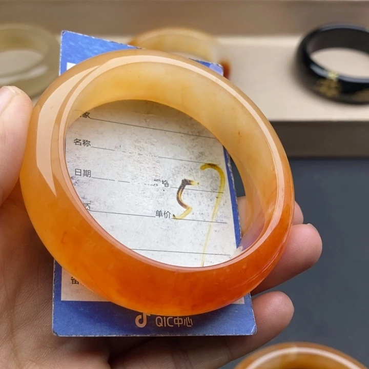 石英质玉未镶嵌手镯