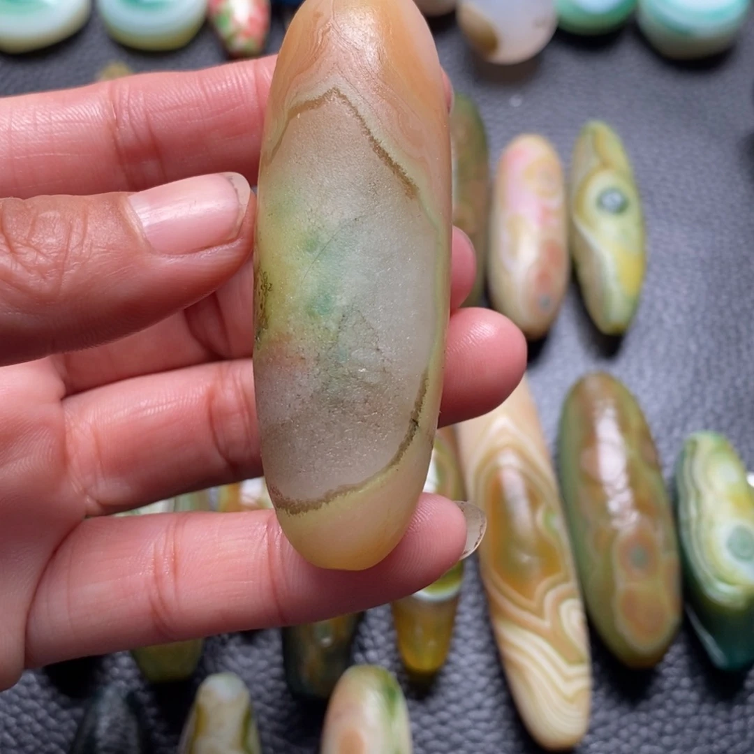 未镶嵌颈饰玛瑙/玉髓?****