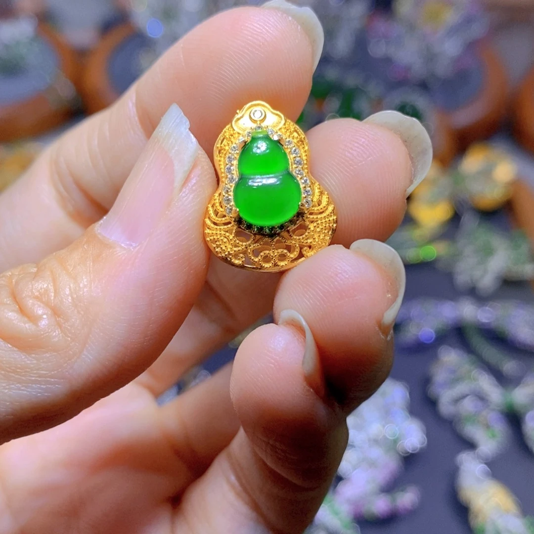 翡翠颈饰银S925镶嵌天然翡翠