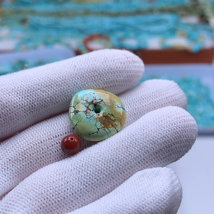 浅***.南红玛瑙未镶嵌珠宝奇石