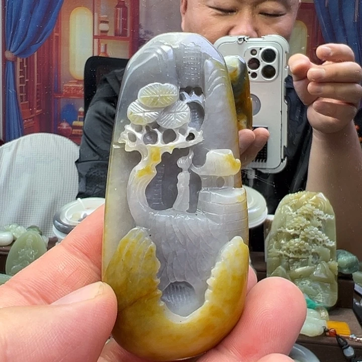 和田玉未镶嵌颈饰山水手把件