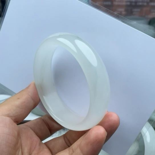 未镶嵌手镯石英质玉（金丝玉）