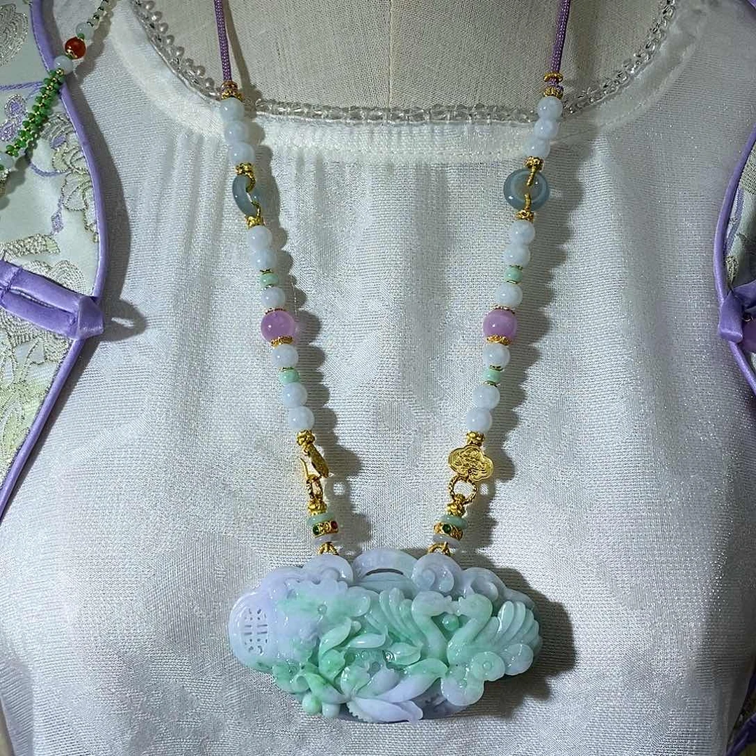 翡翠未镶嵌颈饰吊坠