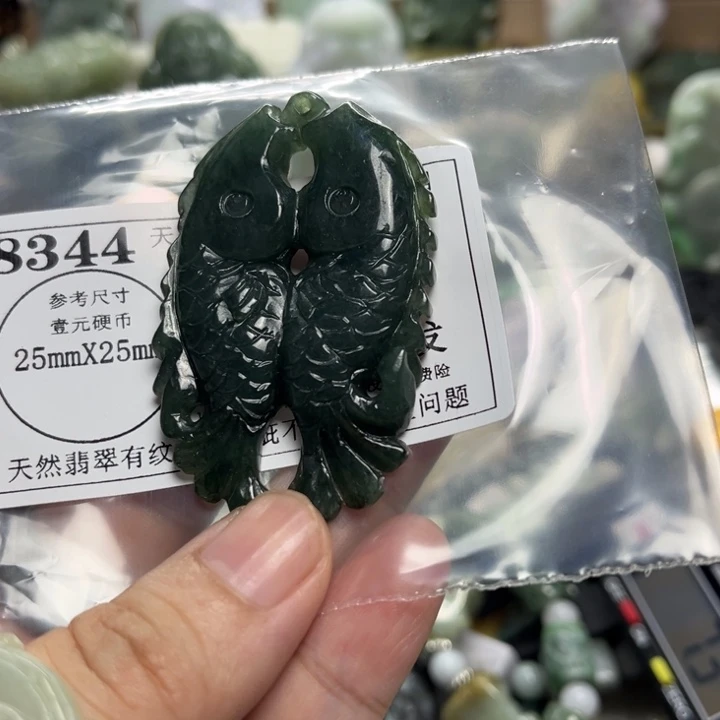 翡翠未镶嵌颈饰8344