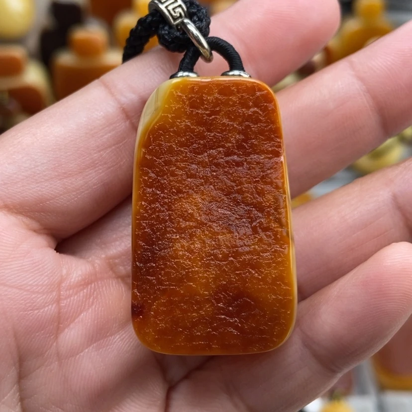 【闪购商品】琥珀颈饰未镶嵌