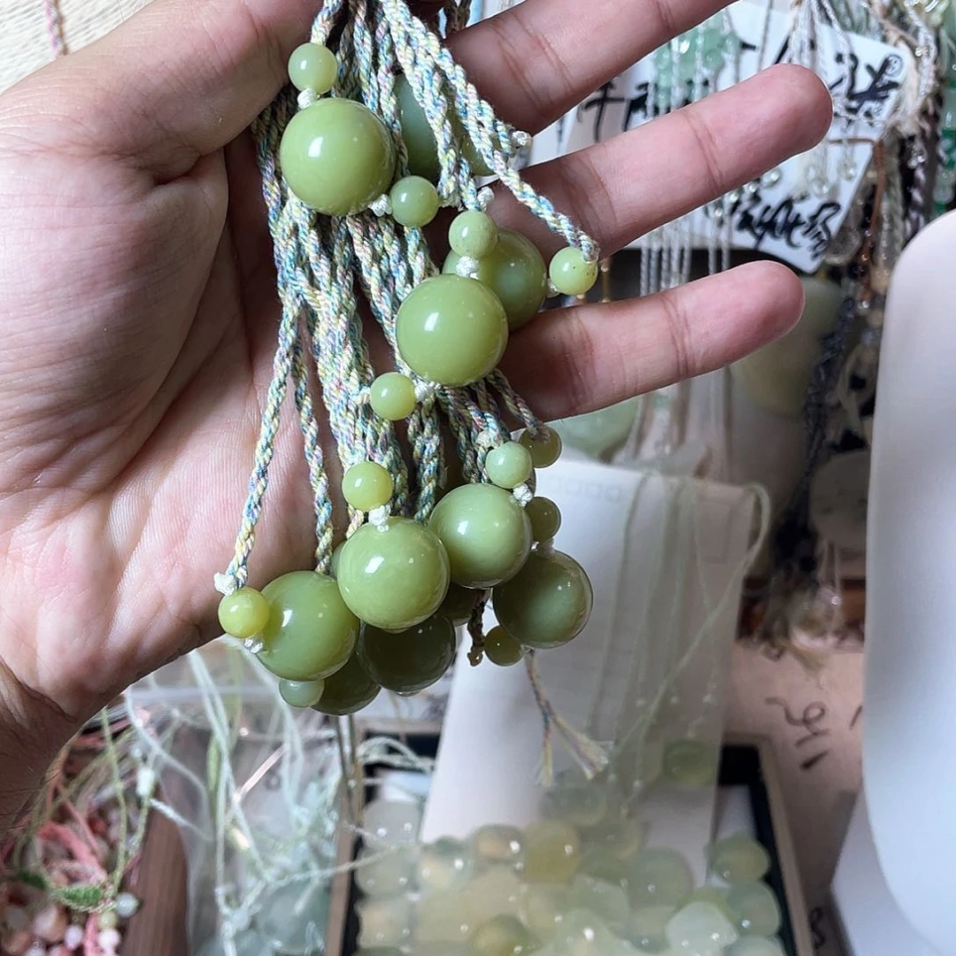 蛇纹石玉合金颈饰