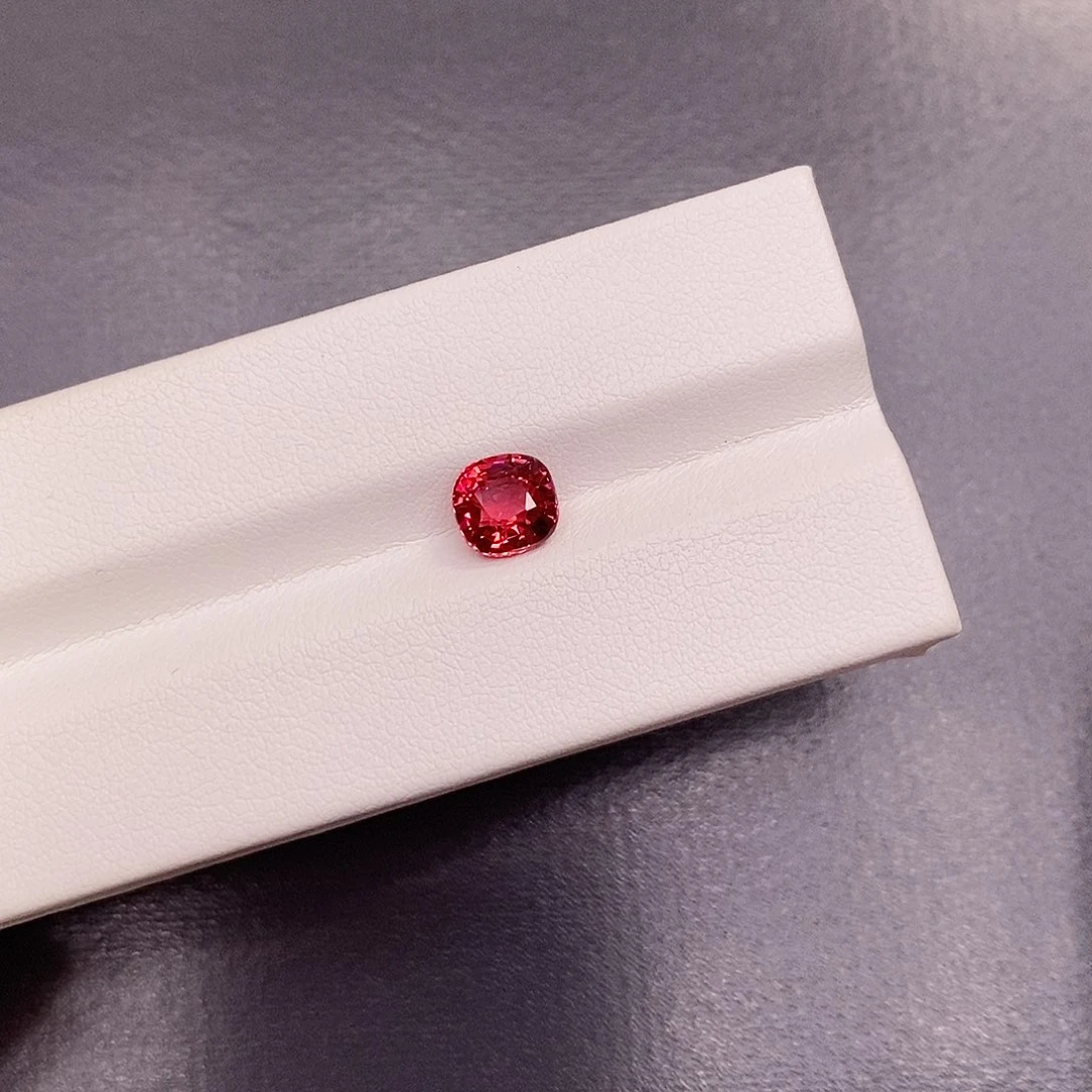 未镶嵌裸石碧玺1.37克拉