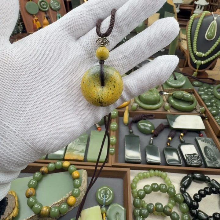 岫岩河磨玉（透闪石质玉）未镶嵌颈饰