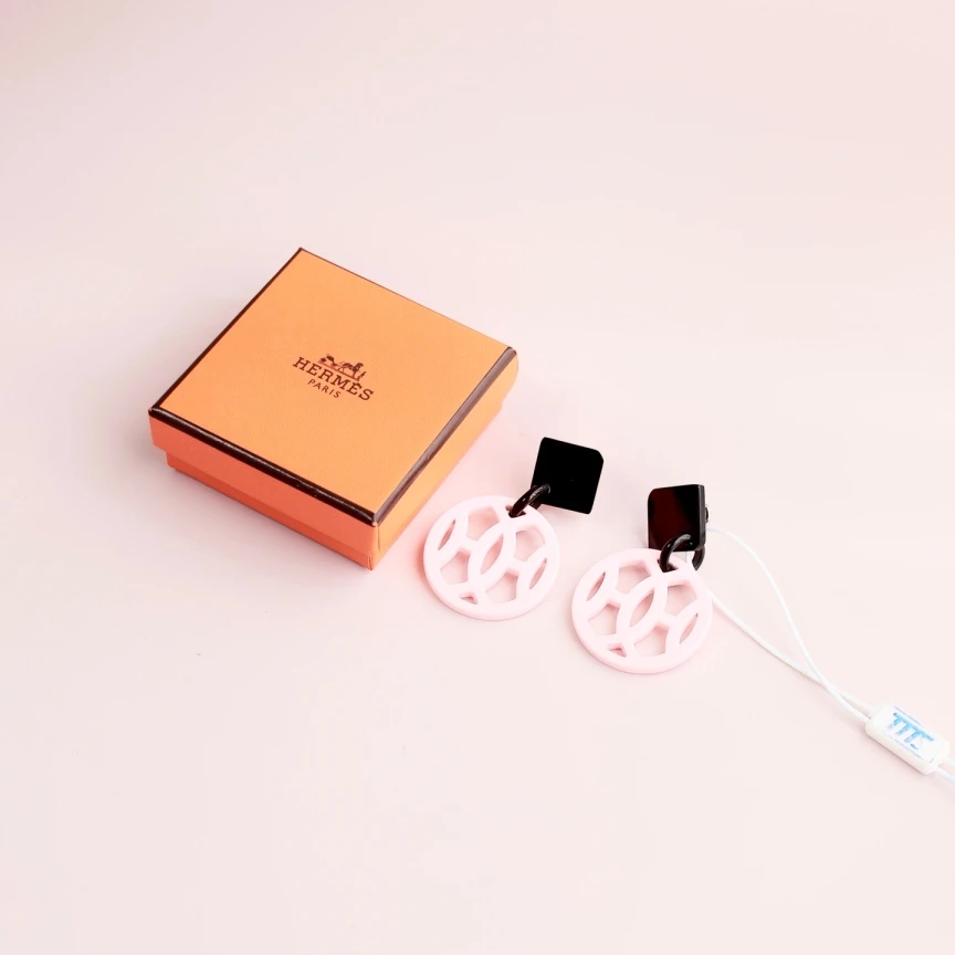95新 Hermes/爱马仕 牛角形耳钉/8497