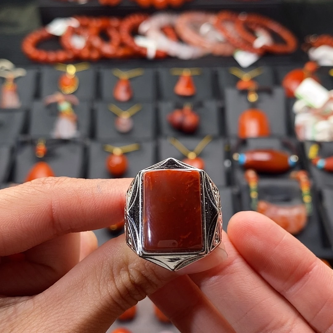 南红玛瑙银S925镶嵌四川凉山牛血火焰男戒