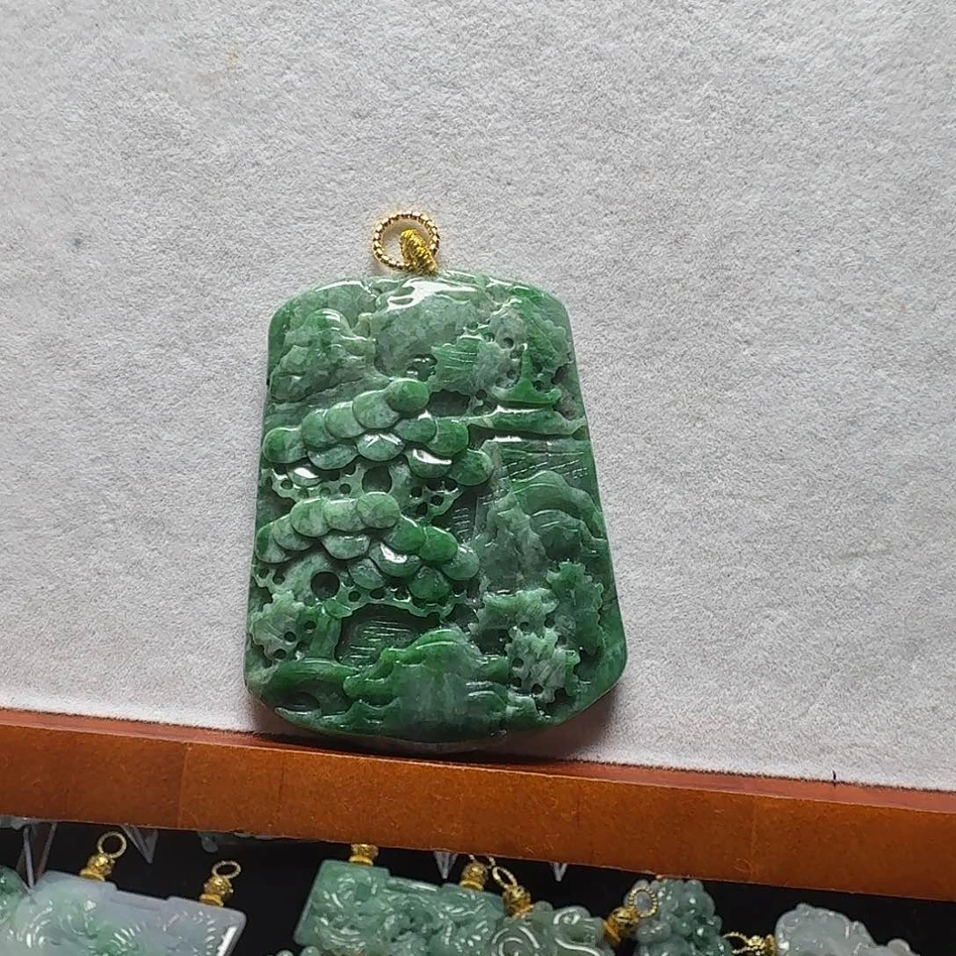 吊坠(赠链)未镶嵌翡翠
