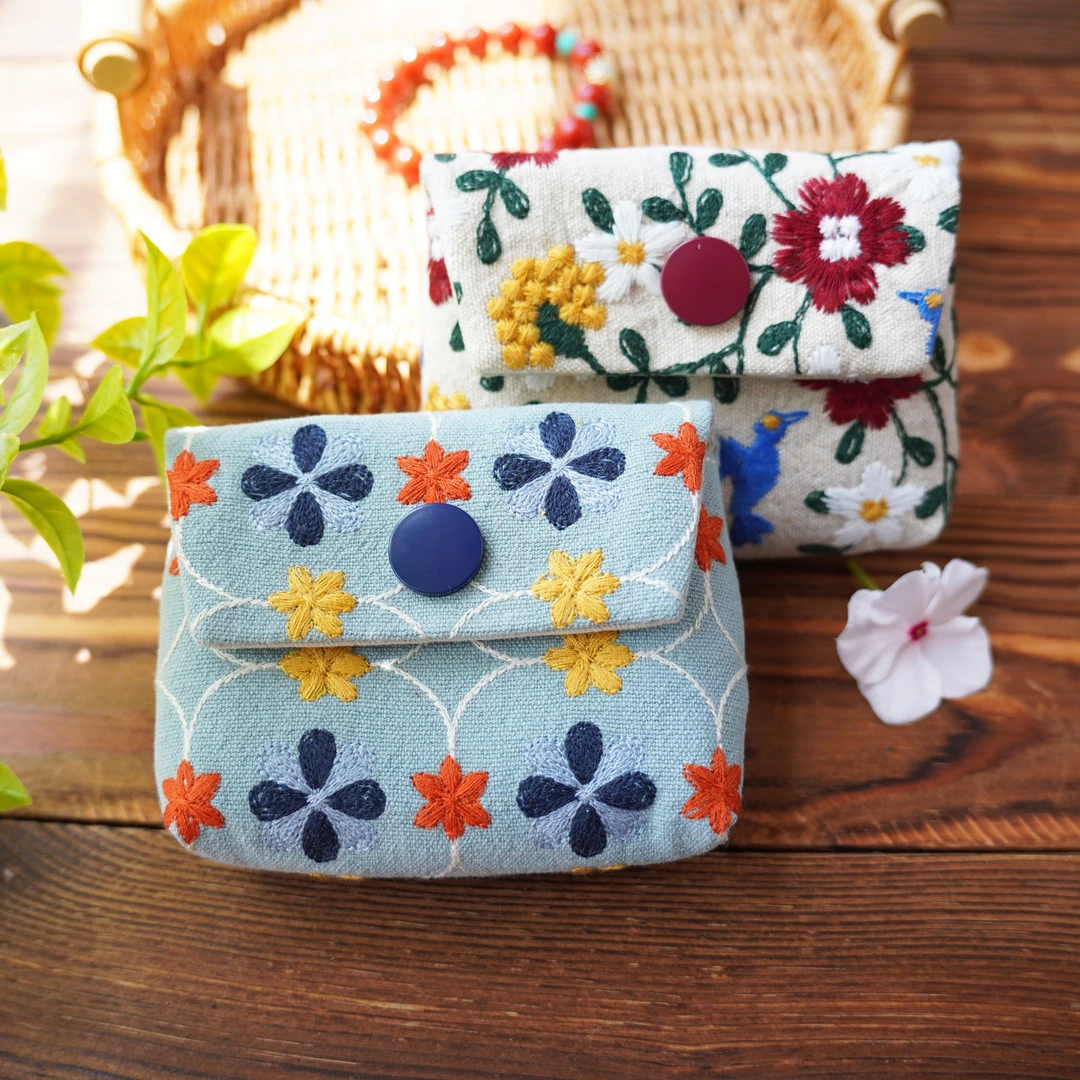 原创刺绣布艺卡包证件包收纳包小众风格旅行收纳包新款收纳包中号