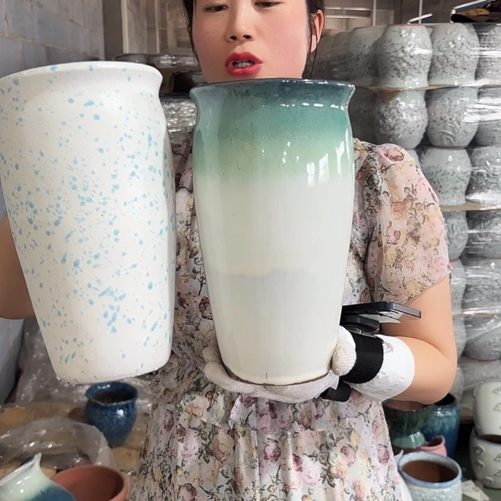 红陶瑕疵高26/15两个