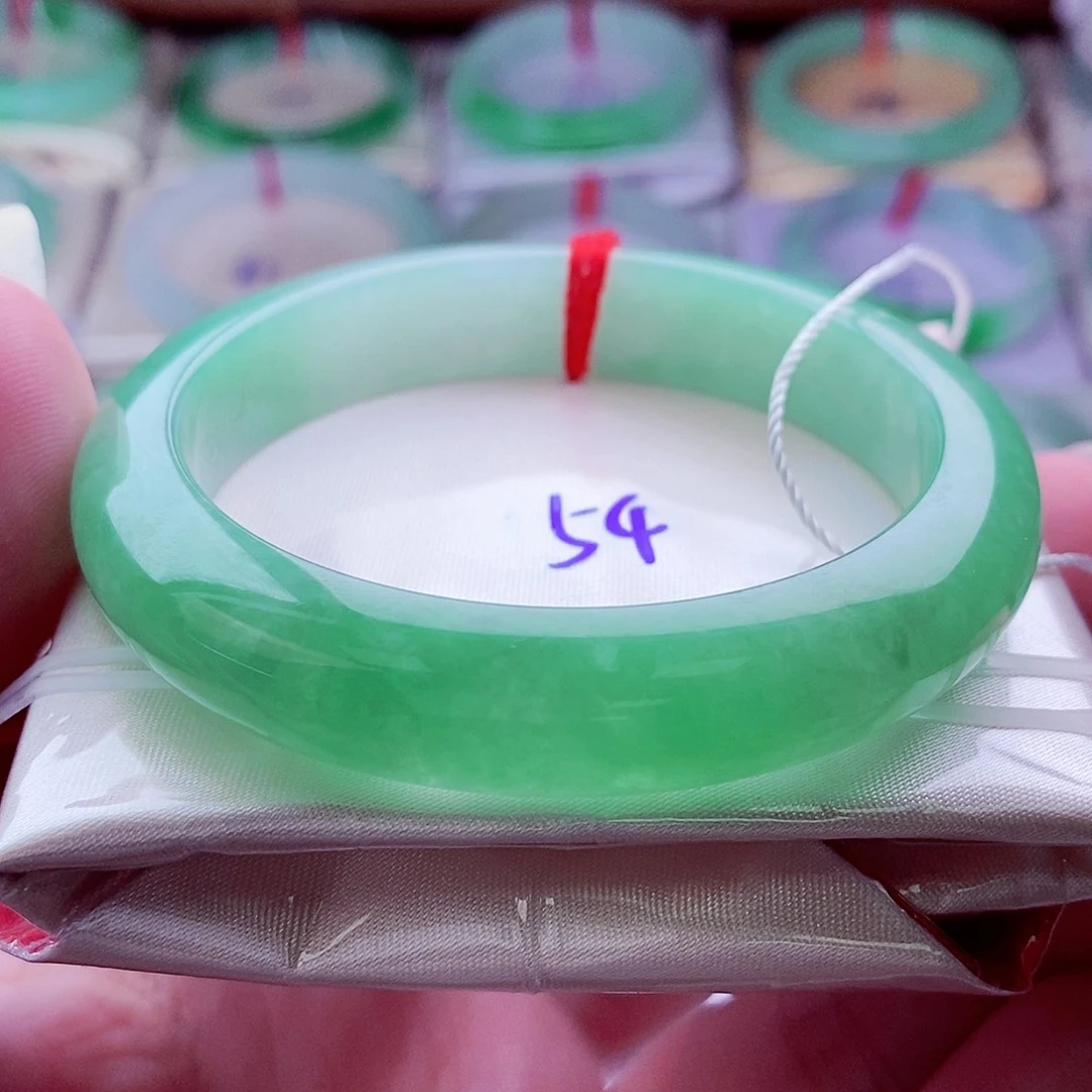未镶嵌手镯翡翠515果阳绿冰润细腻高贵优雅