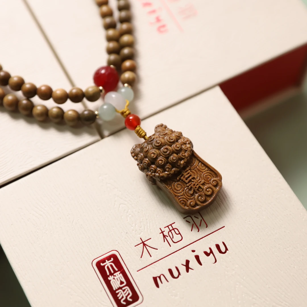 福利绿檀醒狮项链