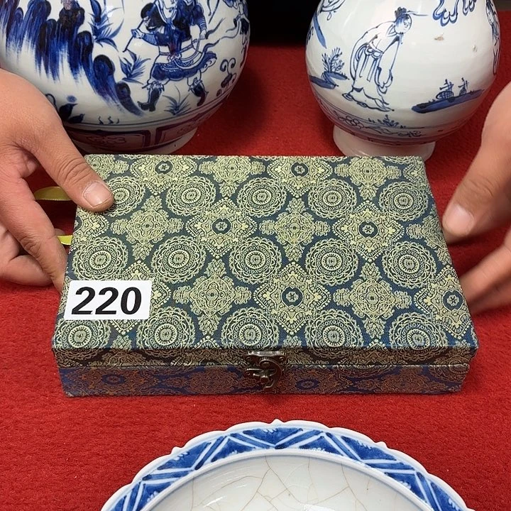 瓷片