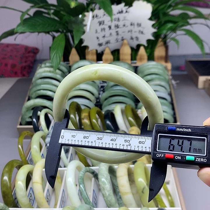 未镶嵌蛇纹石玉手镯57