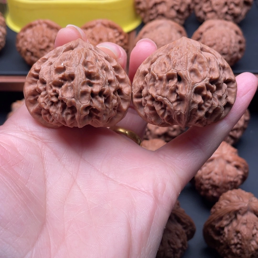 文玩核桃把件43桃心宫灯