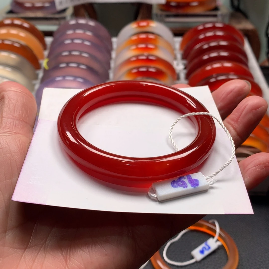 玛瑙/玉髓手镯未镶嵌