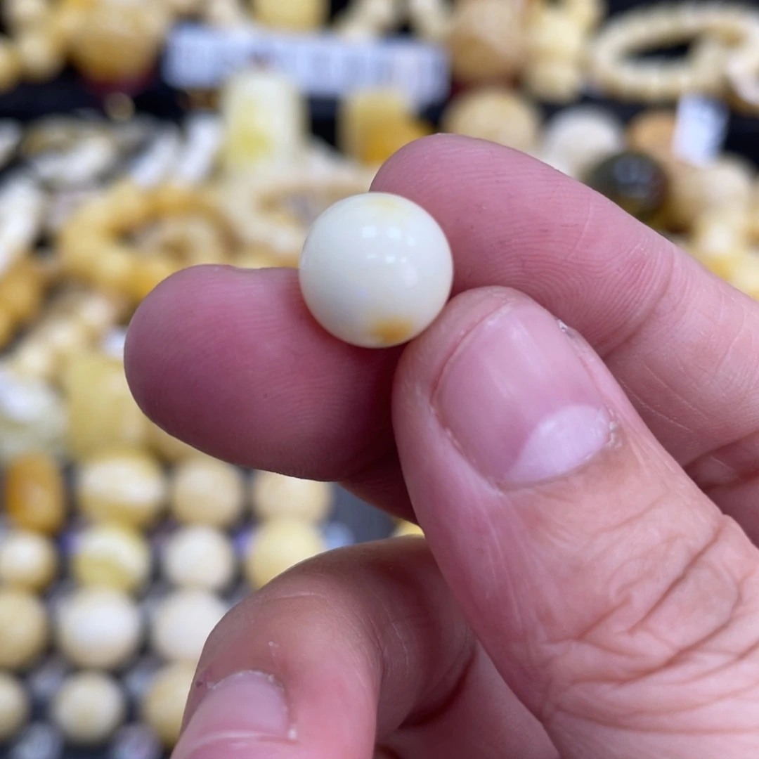 未镶嵌琥珀珠宝奇石10.8mm皮色