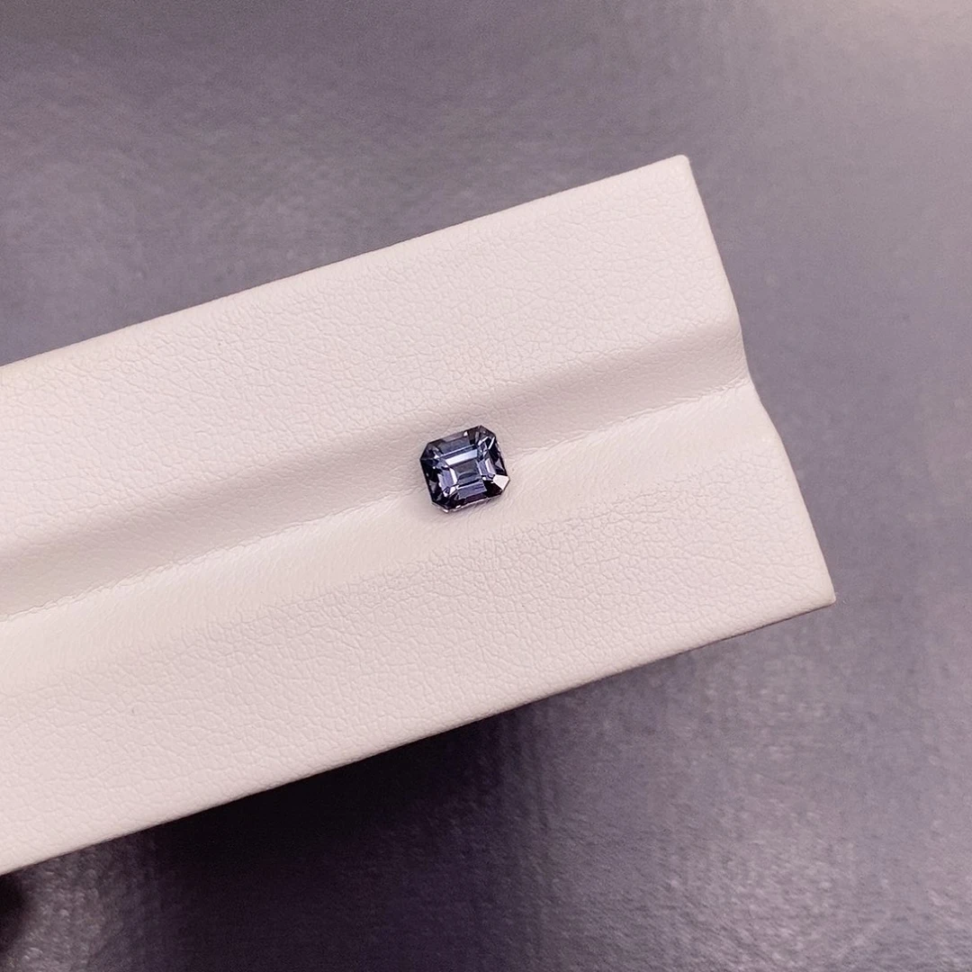 裸石尖晶石0.9克拉