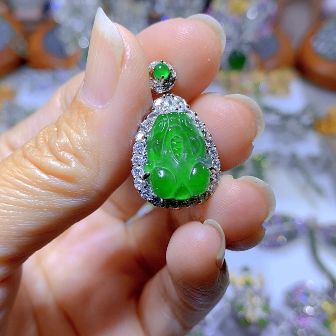 翡翠颈饰银S925镶嵌天然翡翠