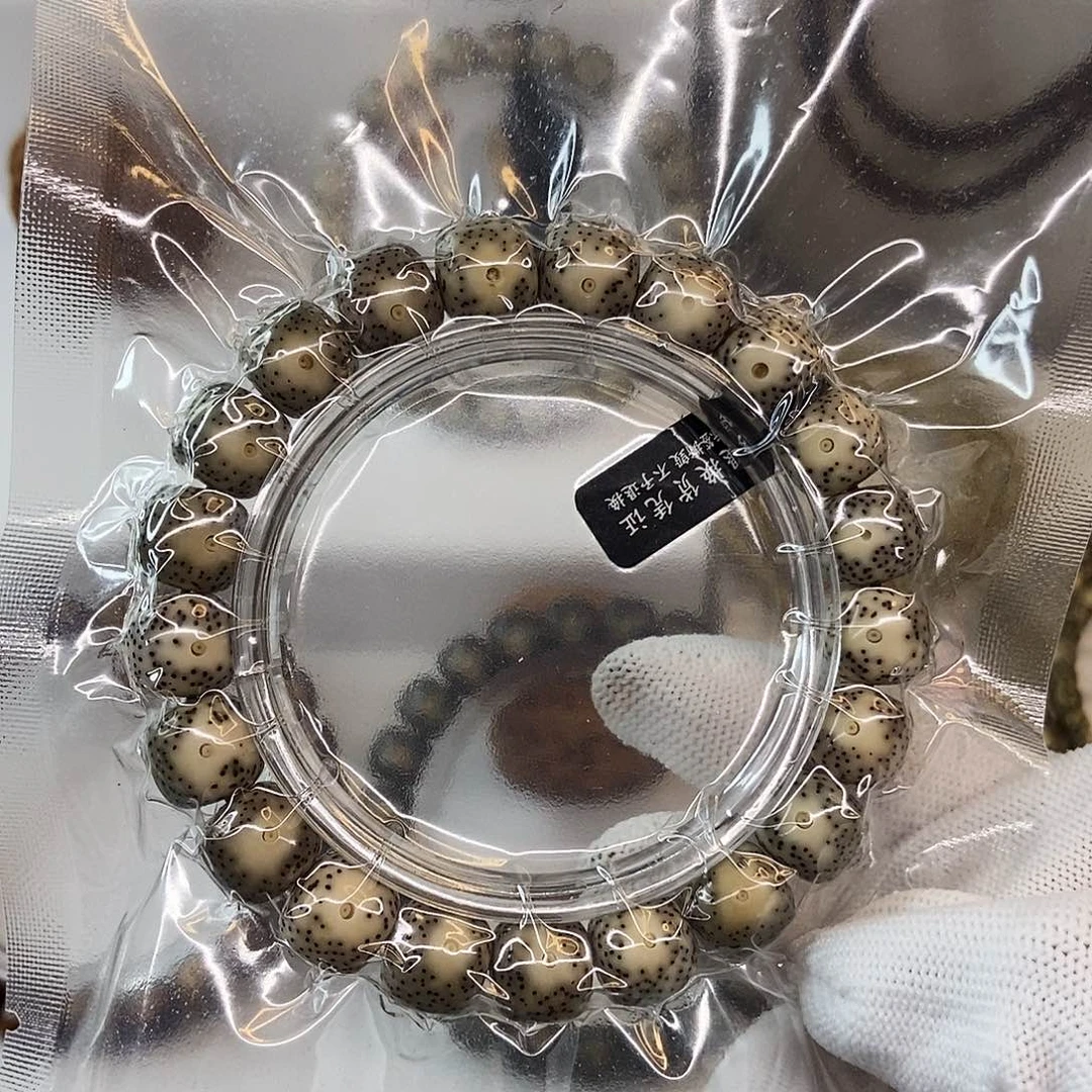 K***超星月菩提手串11瓷白双白61