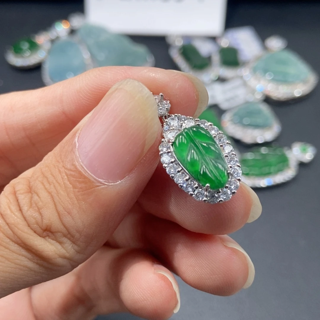 翡翠未镶嵌吊坠(不含链)