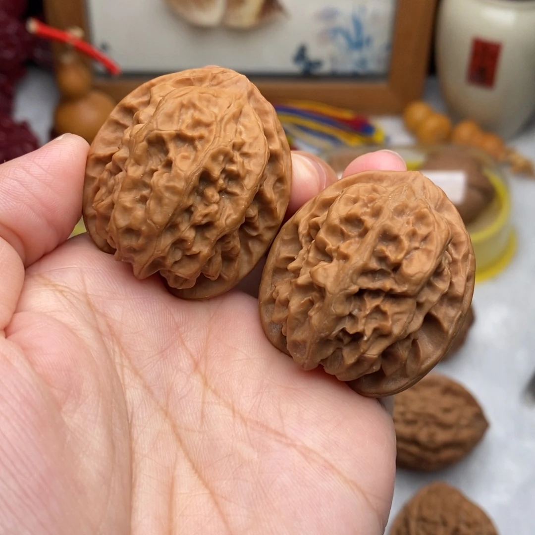 文玩核桃把件36磐石